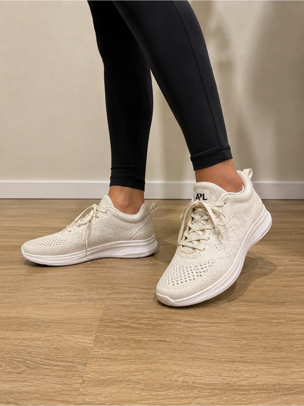 APL Women's TechLoom Trainer in Cream/White